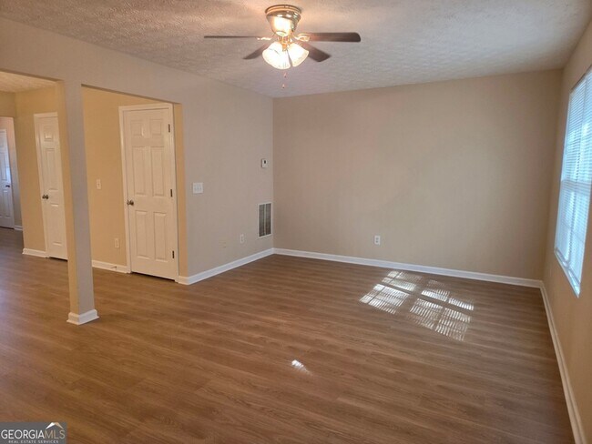 Building Photo - 1718 Grove Way