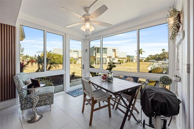 Building Photo - 1008 Apollo Beach Blvd