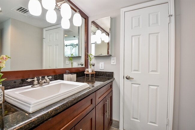 Building Photo - 3525 Sage Rd