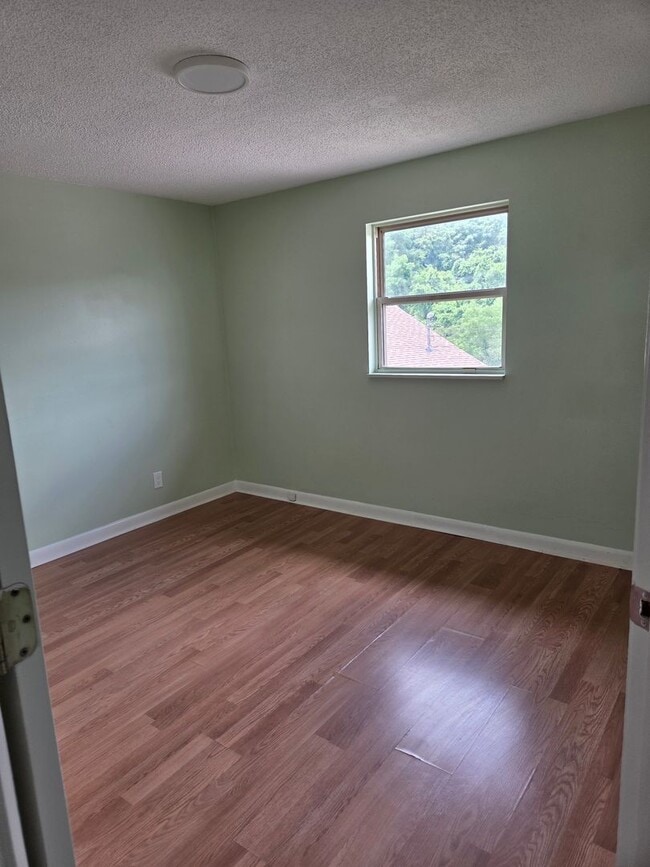 Building Photo - 171 Gilmer St