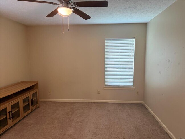Building Photo - 803 Summer Ln
