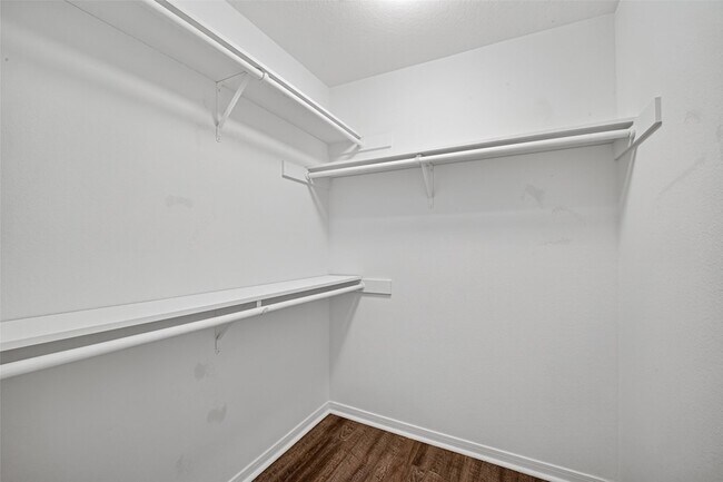 Building Photo - 77 Woodlily Pl