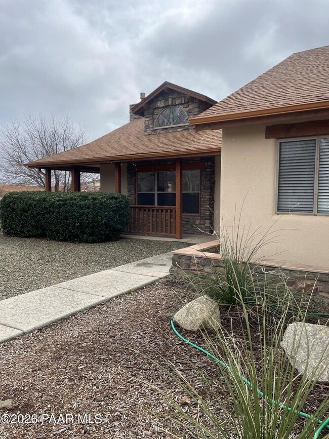 Building Photo - 2575 Solar View Dr