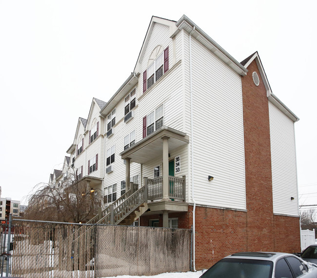 Building Photo - 1426 Loring Ave