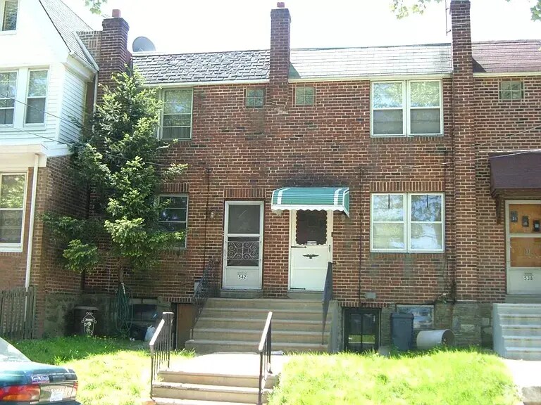 Building Photo - 542 Gilham St