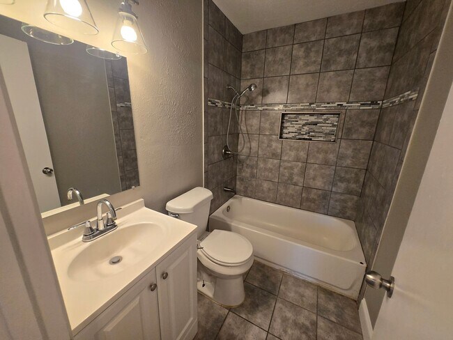 Building Photo - 1801 Archery Ln