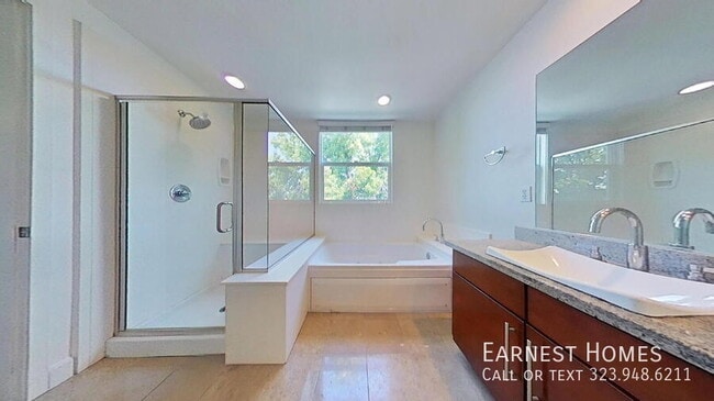 Building Photo - 14412 Killion St