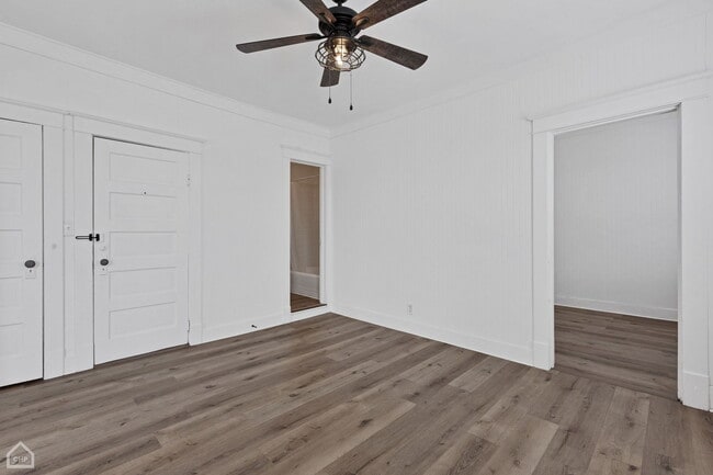 Building Photo - 107 1/2 Dean St