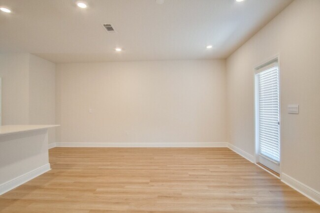 Building Photo - Brand New! Stylish 3BR/2.5BA Townhome with Modern Finishes, Quartz Kitchen, Garage, and Easy Acce...