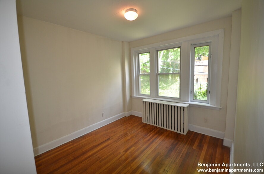Building Photo - 33 Lancaster Terrace