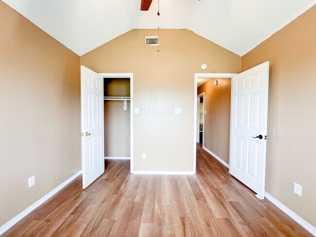 Building Photo - 3406 Bamboo Ln