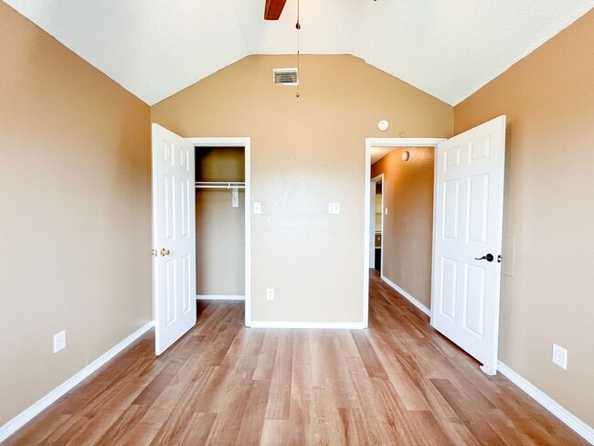 Building Photo - Available NOW This charming 1 story, 3 bedroom, 2 bath house could be your next home! Beautiful w...
