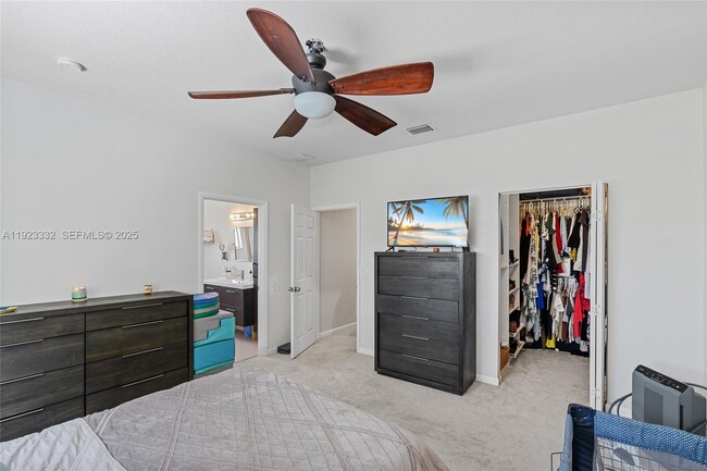 Building Photo - 396 NE 33rd Terrace