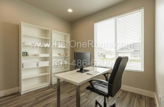 Building Photo - NO DEPOSIT option available for qualified ...