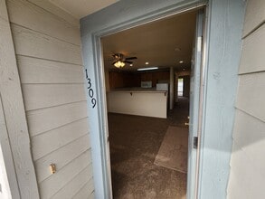 Building Photo - 1309 Maurice Ave