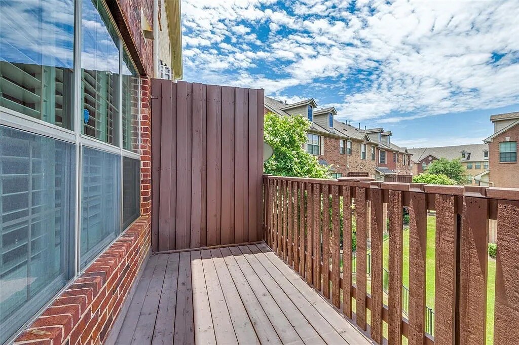 Building Photo - Room in Townhome on Chase Ln