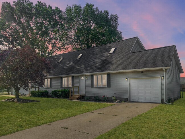 Primary Photo - 1987 Summerset Dr