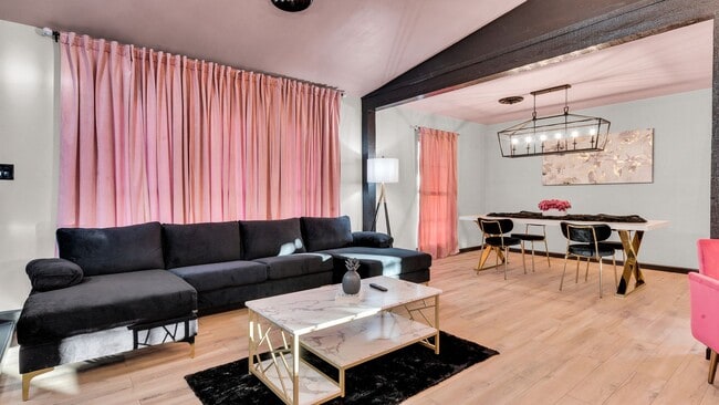 Building Photo - Fully furnished 3/2 Ardmore Highly Desired Neighborhood in ARDMORE