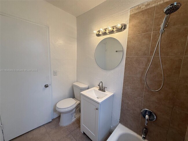 Building Photo - 955 NW 75th St