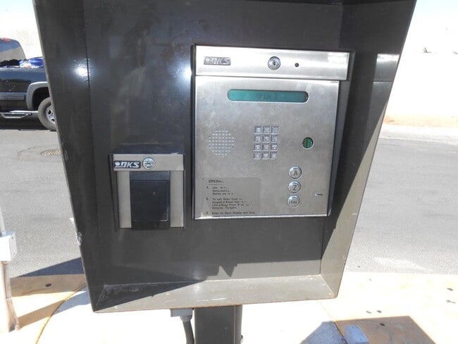 Building Photo - Spacious 2 Bedroom Condo in Gated Community near Eastern/Tropicana