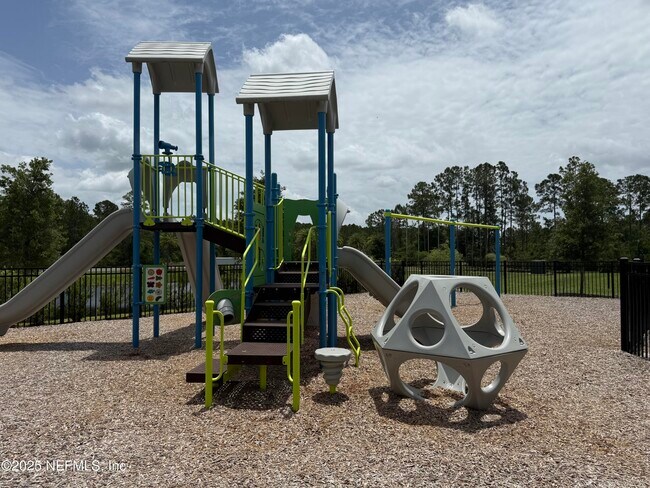 Building Photo - 141 Ren Wy