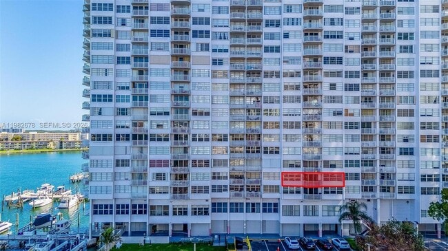 Building Photo - 18071 Biscayne Blvd