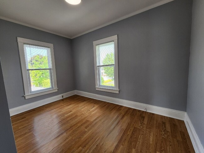 Building Photo - A Terrific Home For Your Family in Paramus