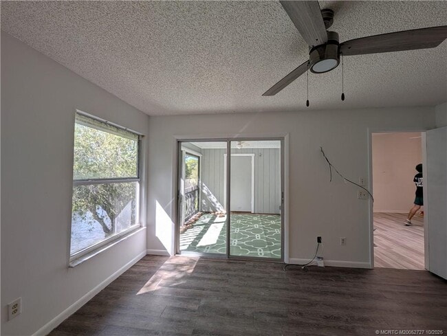 Building Photo - 8291 SE Croft Cir