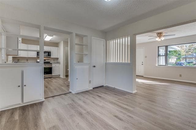 Building Photo - 1935 Utica Dr