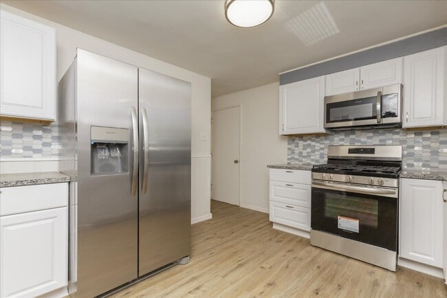 Building Photo - 4321 Melba Ave