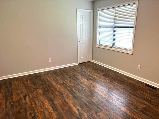 Building Photo - 3177 Pinto Dr