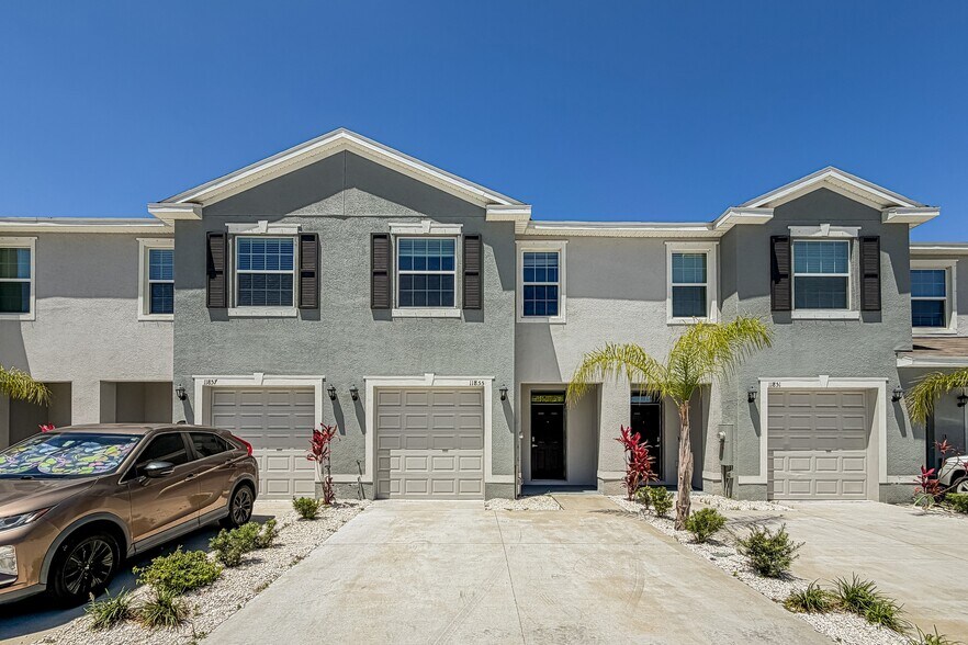 Building Photo - 11855 Mountain Retreat Ln