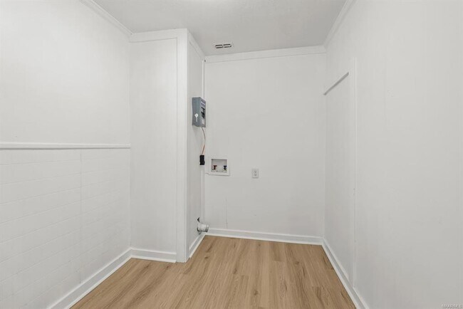 Building Photo - 4014 Chelsea Dr