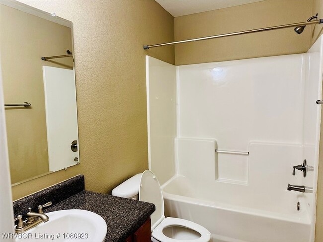 Building Photo - 6604 Huntington Ct
