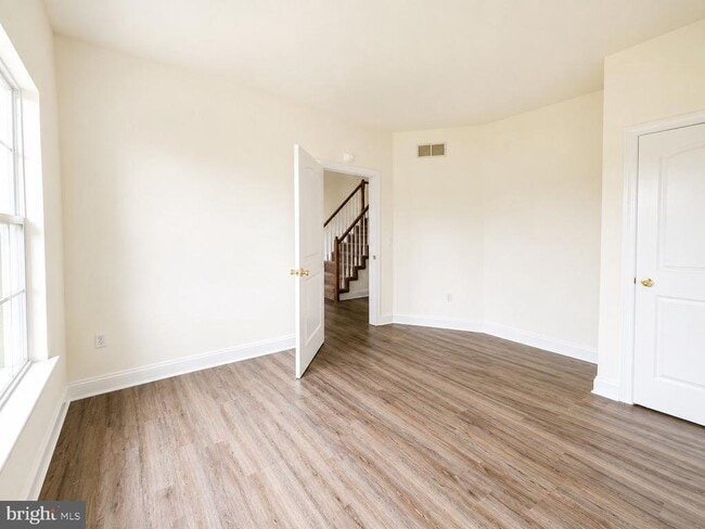 Building Photo - 1302 Ponderosa Dr