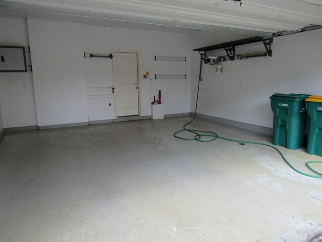 Building Photo - Immaculate Upscale Townhome in fantastic location in Arvada