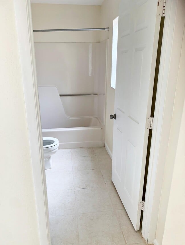 Building Photo - 13 N Crossings Cir