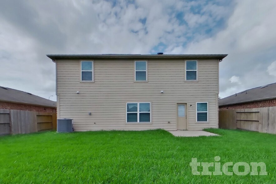 Building Photo - 916 American Monarch Dr