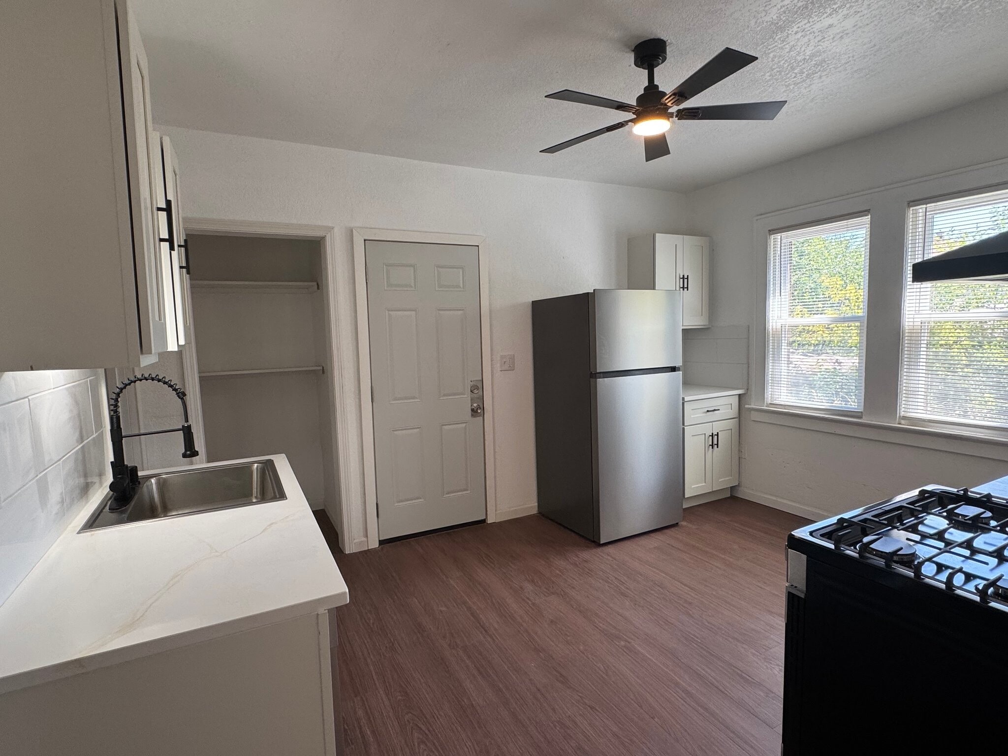 Building Photo - 420 N 29th St