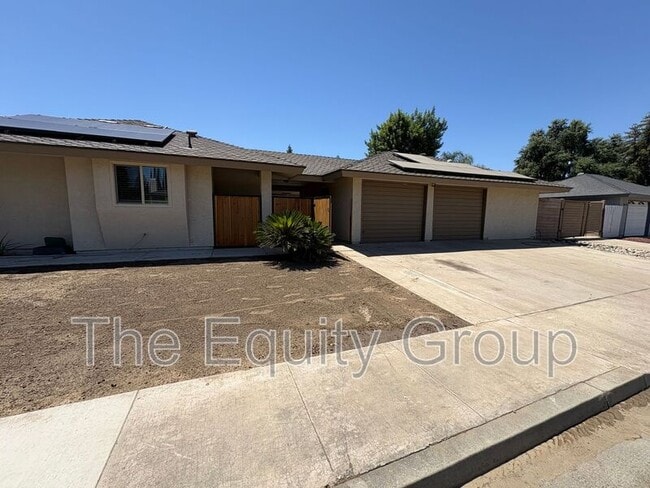Building Photo - 2322 E Vassar Dr
