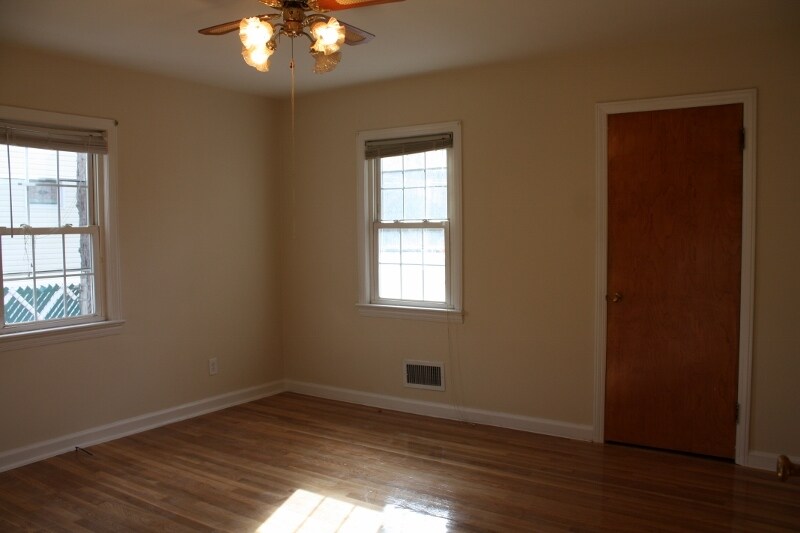 Building Photo - 31 Farview Ter