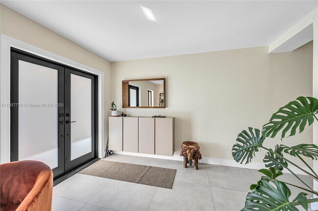 Building Photo - 2965 SW 25th Ter