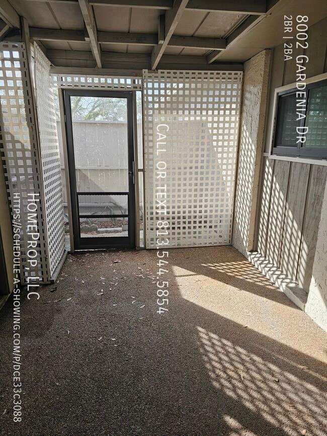 Building Photo - 2 Bedroom Meadowood Condo