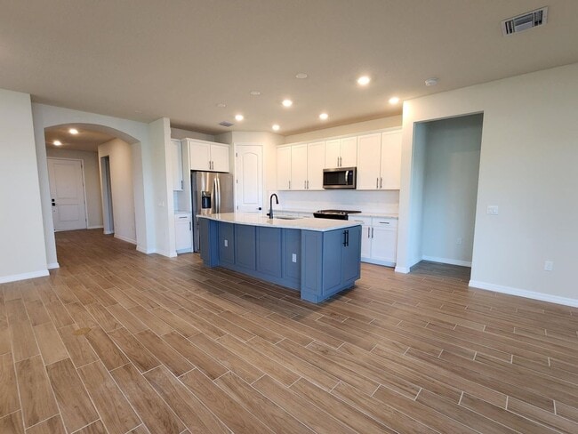 Building Photo - 8295 Vaulting Dr