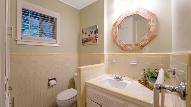 Building Photo - 2134 Bandera Rd