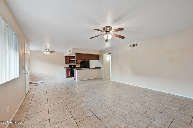 Building Photo - 8543 E Belleview St