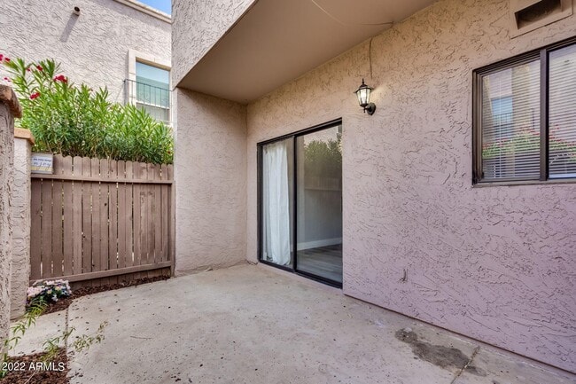 Building Photo - 7290 E Rancho Vista Dr
