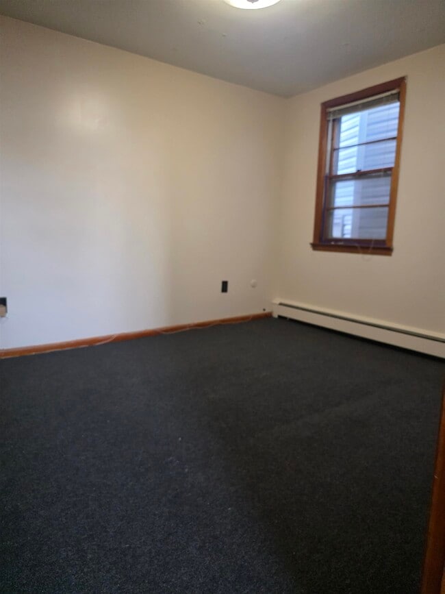 Building Photo - 229 Griffith St