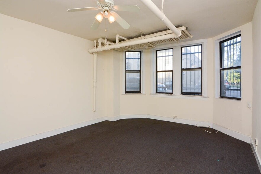 Building Photo - 1530 N Kedzie Ave