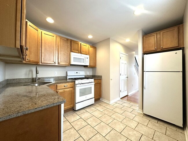 Building Photo - Gorgeous 2-Bedroom Townhome in the Heart of Olde Richmond! Available NOW!